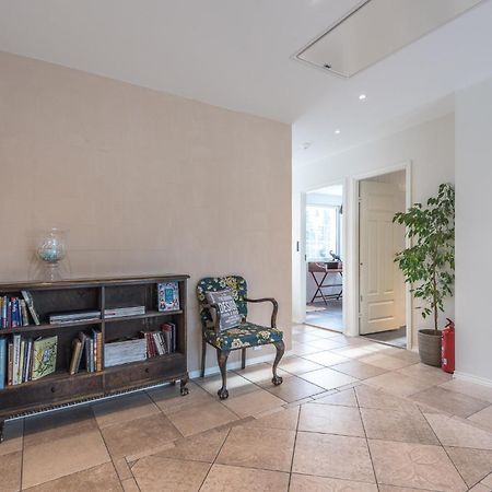 וואנטאה Villa Jokivarsi Bed & Breakfast חדר תמונה